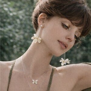 Cream Floral Earrings